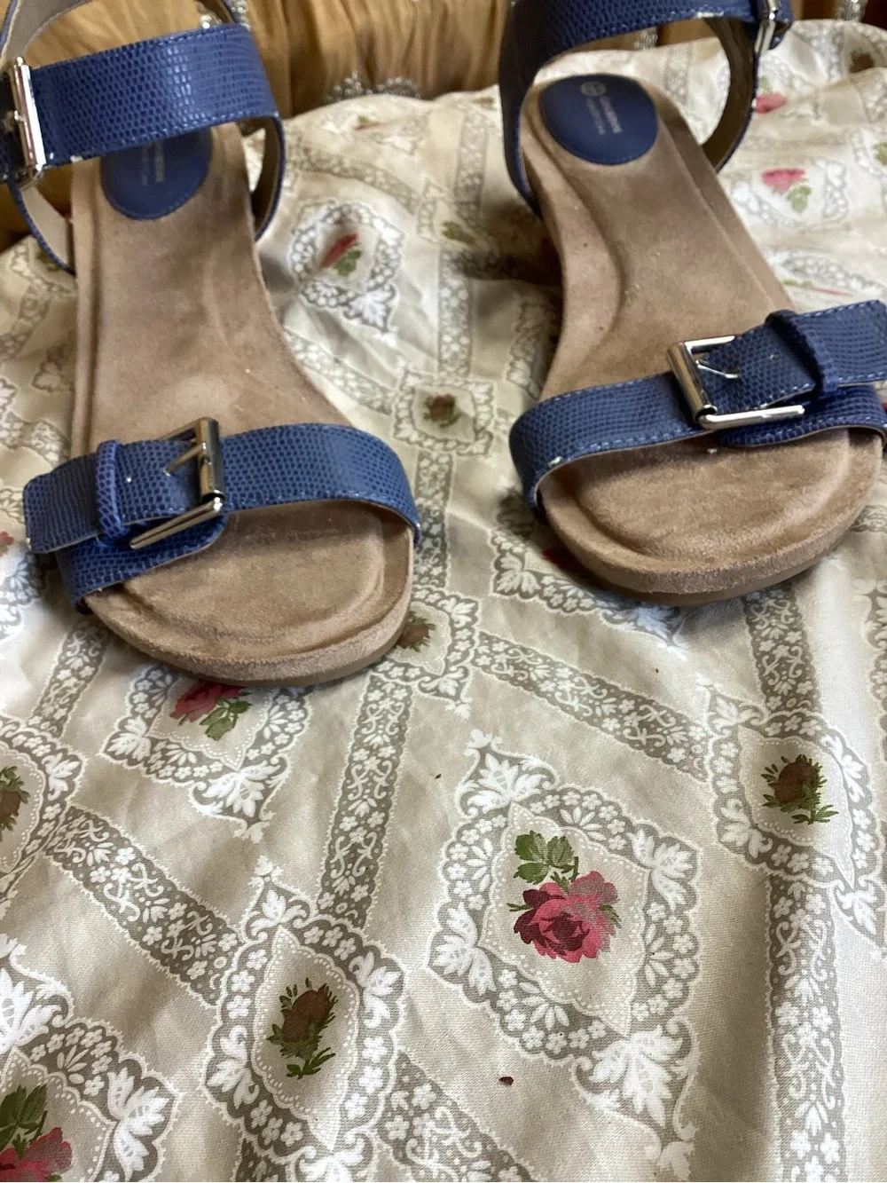 Giani Bernini Navy Textured Buckle Wedge Sandals 10M